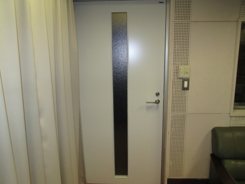 【高松林町店】　Ｎ社　防音ドアを応接室にふさわしいドアに取替えたい！！